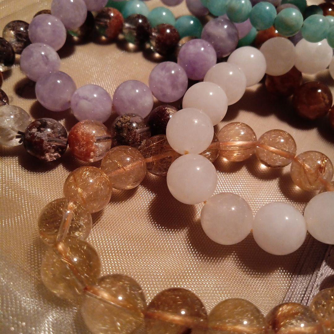 メルカリで買った天然石で作った山盛りブレスレット （男女可ゴム交換済み）