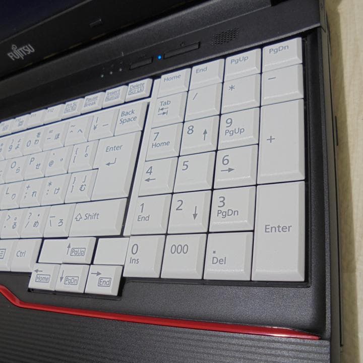 富士通　A574／MX　Windows7 64bit　Corei3 SSD搭載