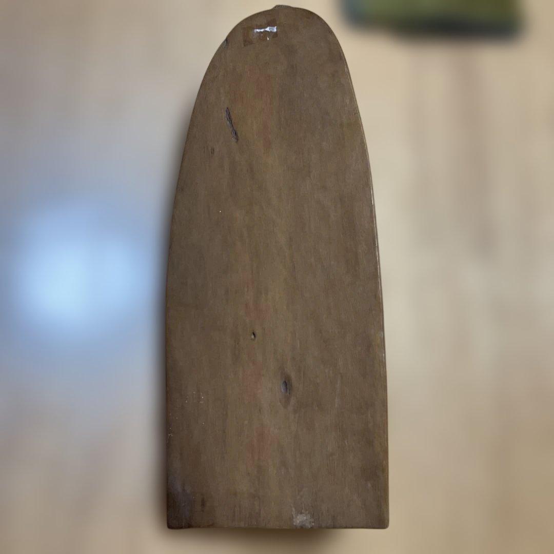 木製人物彫刻のブックスタンド2体セット