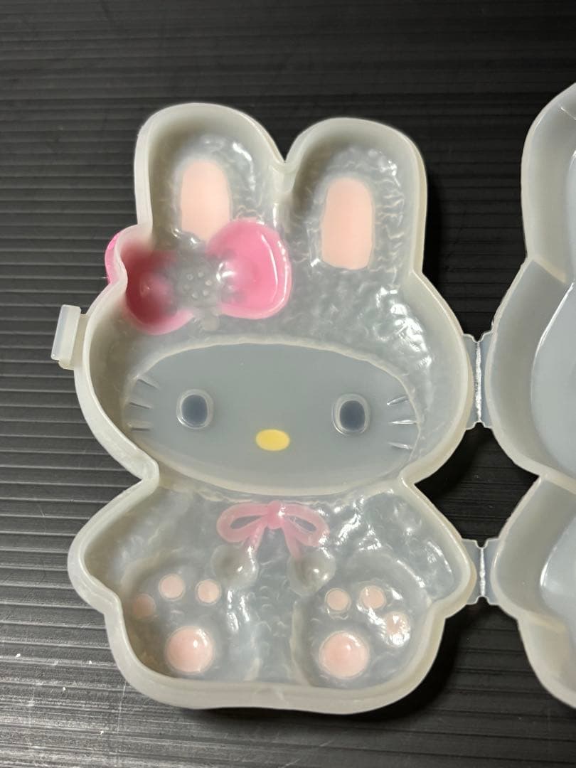 ハローキティ 北海道限定　雪うさぎ ケース　ストラップ　2000 希少