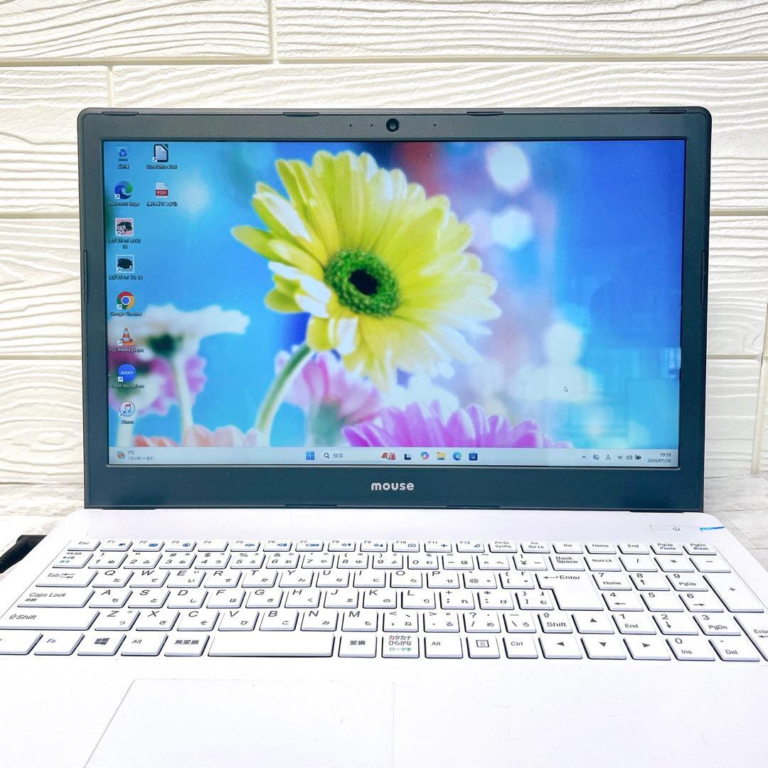 美品ホワイト❤️大画面FHD✨メモリ12GB✨ノートパソコン✨Win11 SSD