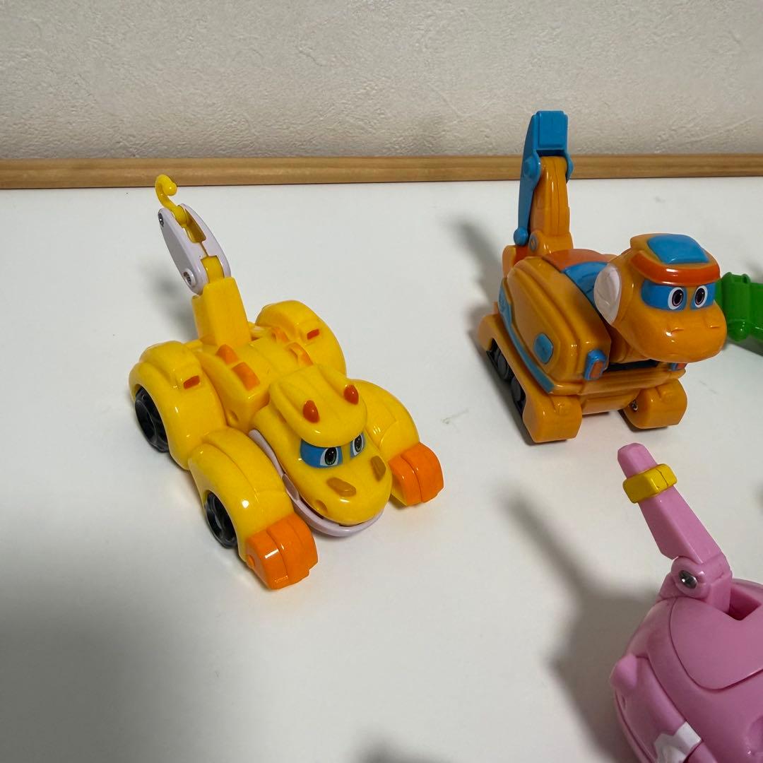 変身 変形 可能 ゴーゴーダイノ ミニカー 10体セット 消防車 救急車 恐竜
