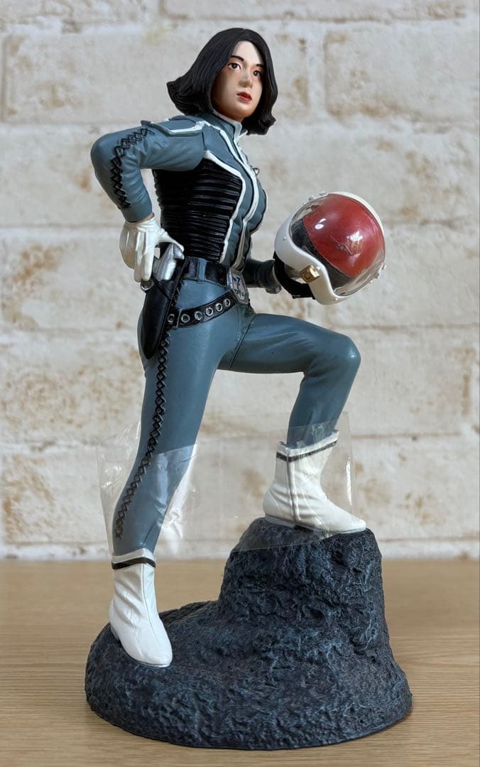 ウルトラセブン 友里アンヌ隊員　モロボシ・ダン隊員と友里アンヌ隊員写真