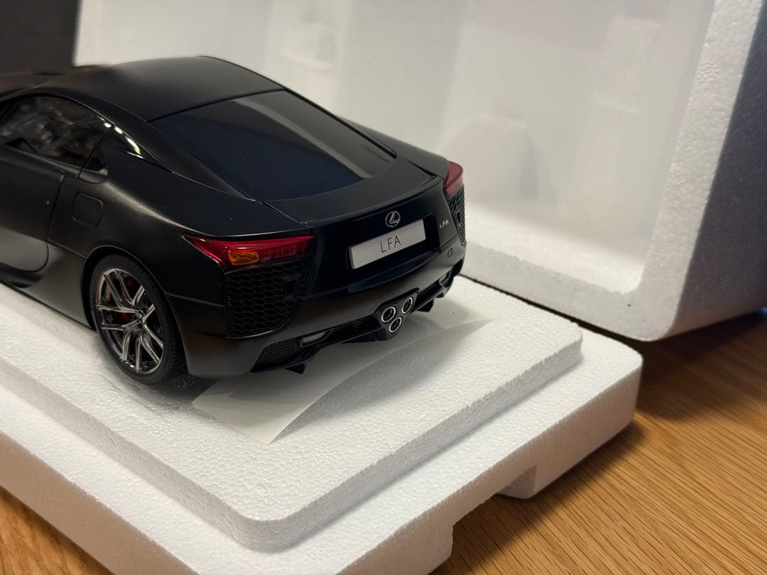 AUTOart オートアート レクサスLFA 1/18 マットブラック