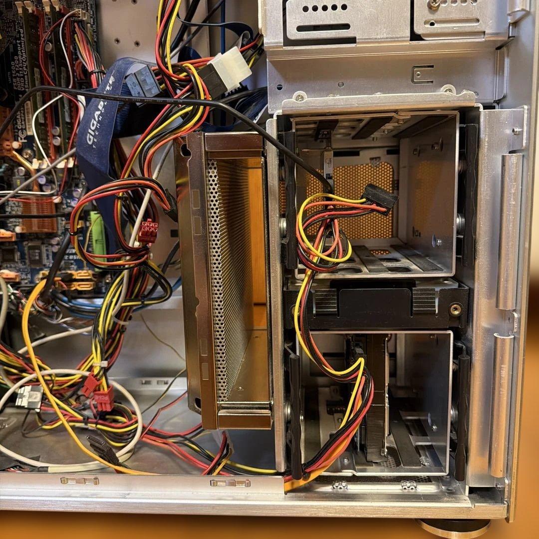 ジャンク Win10Pro自作パソコン Core2Quad 4Gb SSD256