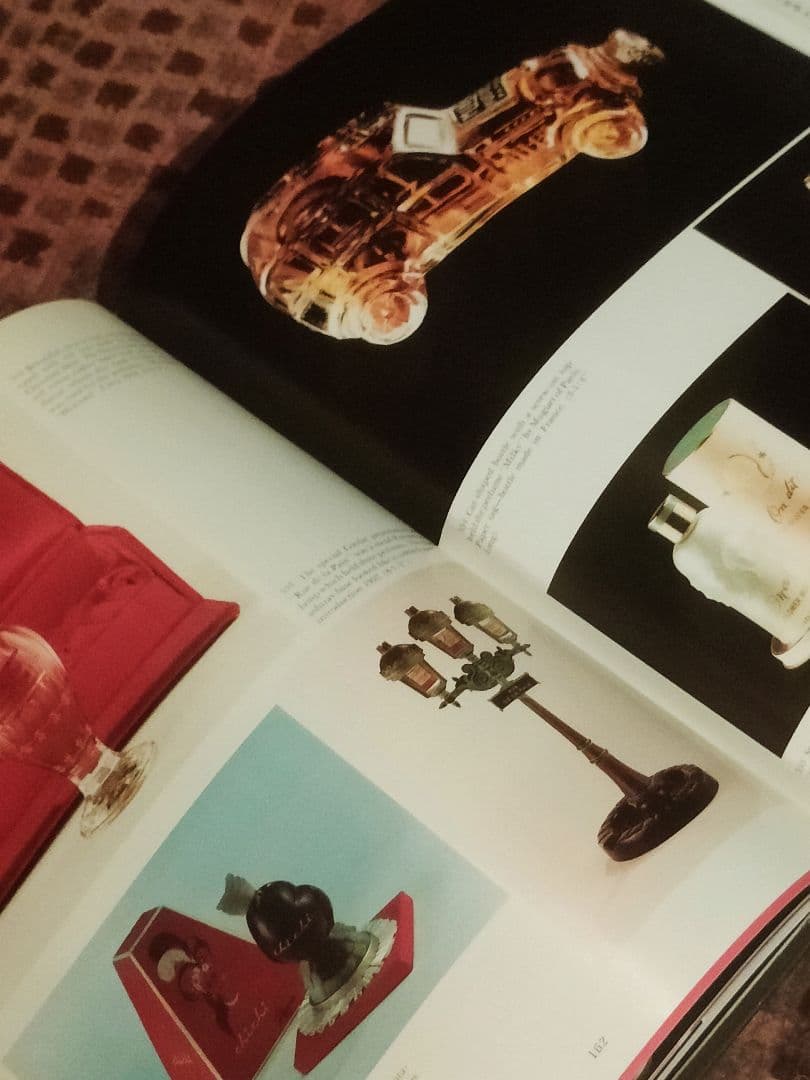 【国内非売品・コレクター向き】ビンテージ本　香水カタログ　写真集