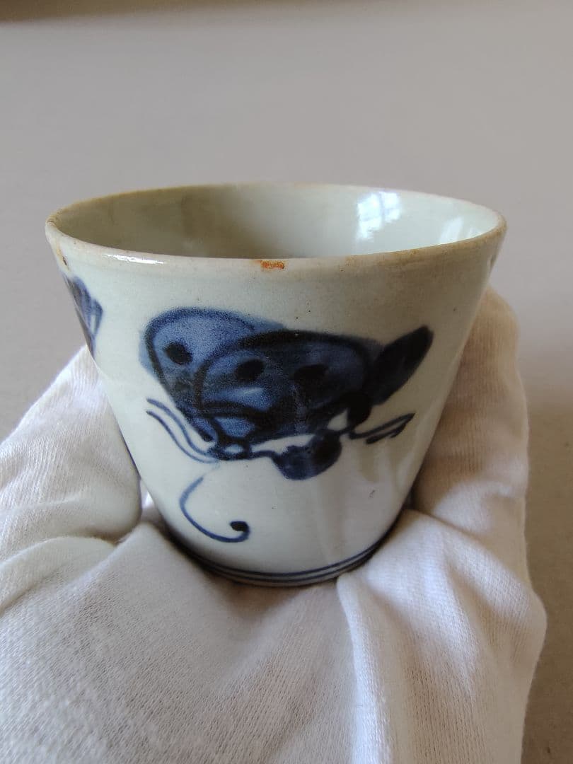 江戸中期 蕎麦猪口 染付 伊万里 古伊万里 アザミ 蝶 小型そば猪口