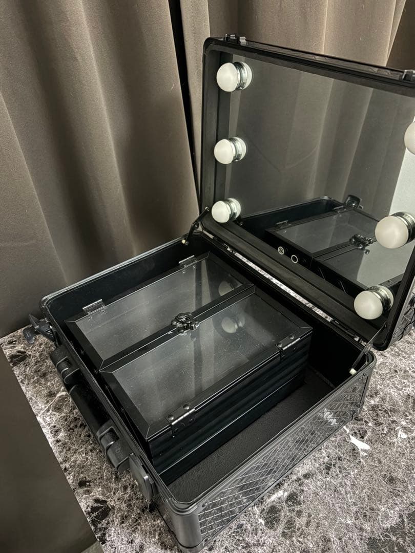 LEDライト付きメイクボックス ブラック
