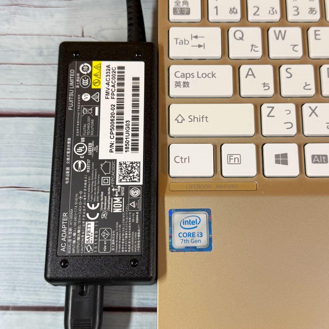 第7世代Corei3☘️ノートPC☘️メモリ8GB/SSD☘️Office2024