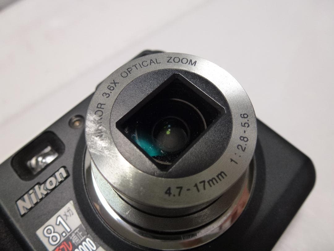 大人気　Nikon　デジタルカメラ　ニコン　COOLPIX P50　乾電池式
