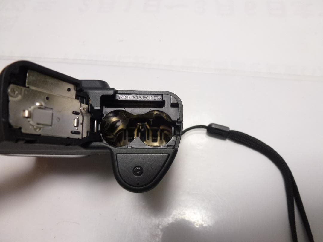 大人気　Nikon　デジタルカメラ　ニコン　COOLPIX P50　乾電池式