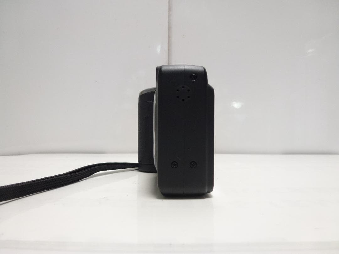 大人気　Nikon　デジタルカメラ　ニコン　COOLPIX P50　乾電池式