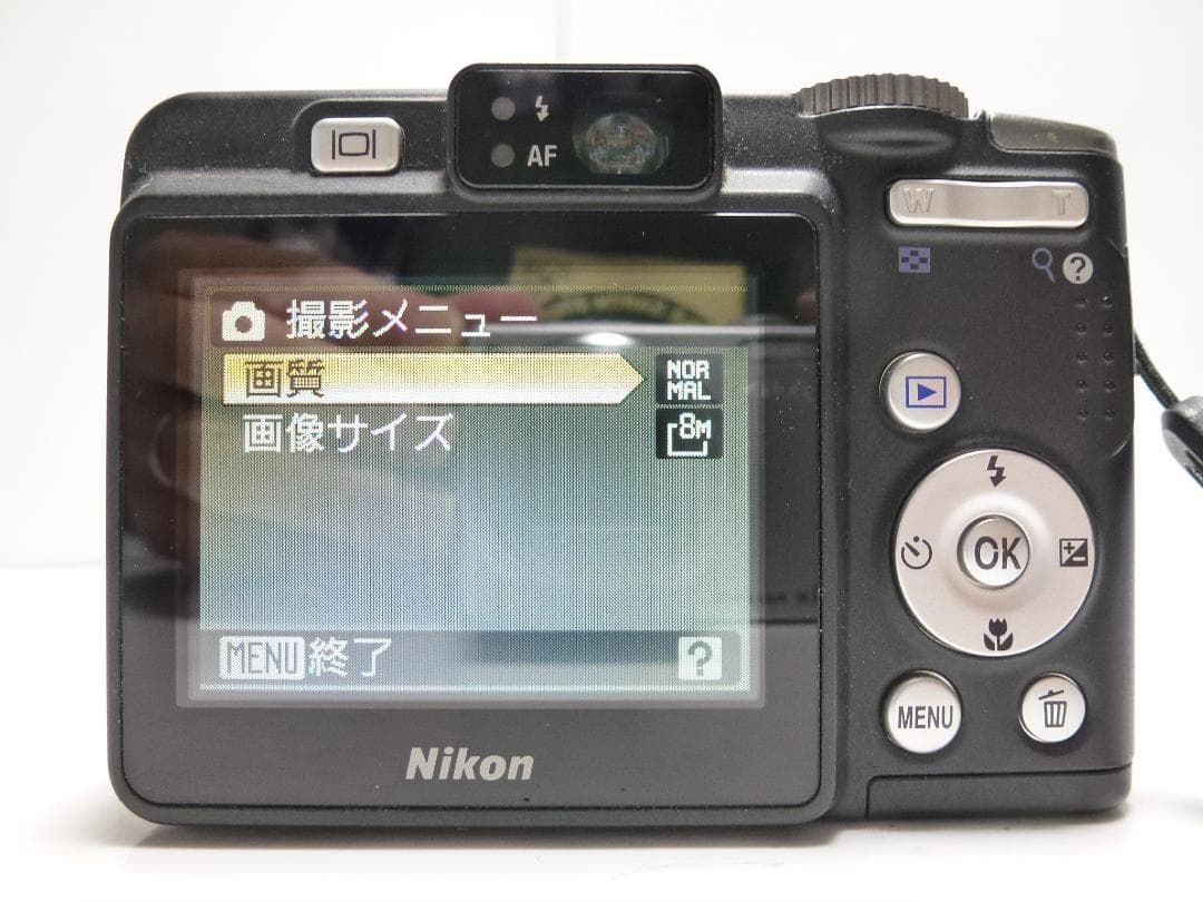 大人気　Nikon　デジタルカメラ　ニコン　COOLPIX P50　乾電池式