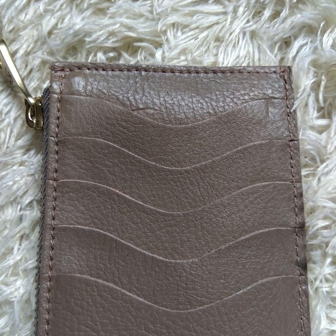 イルビゾンテ 財布　コンパクト財布　カードケース　グレージュ 　ケース