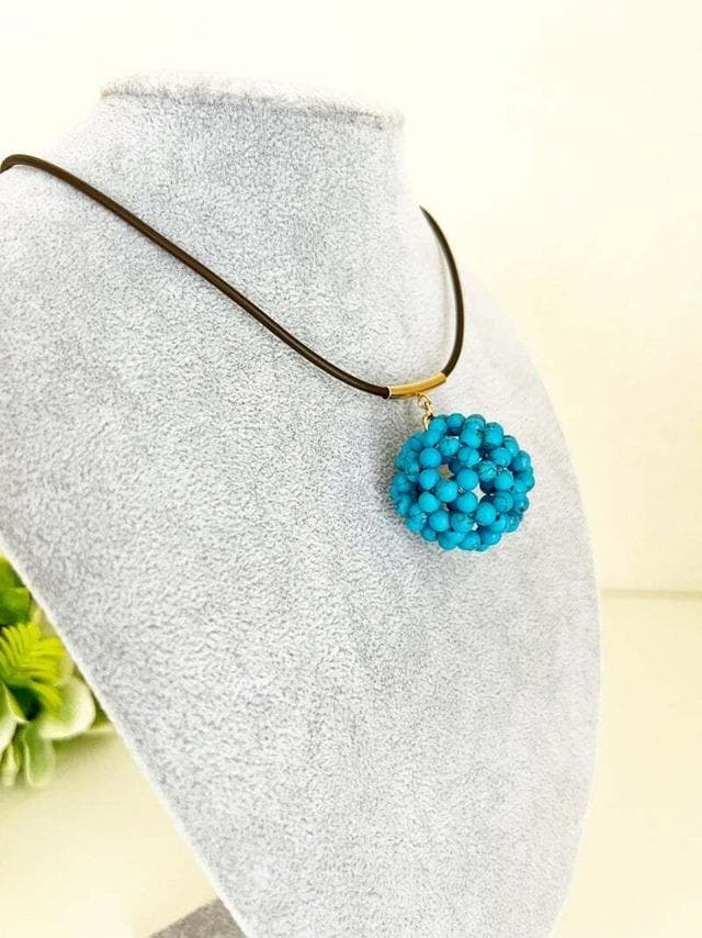 【フラーレン】ターコイズ4mm球 ・皮紐ネックレス