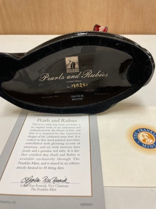 エルテ　磁器  (フランクミント製) 真珠とルビー高級磁器フィギュア