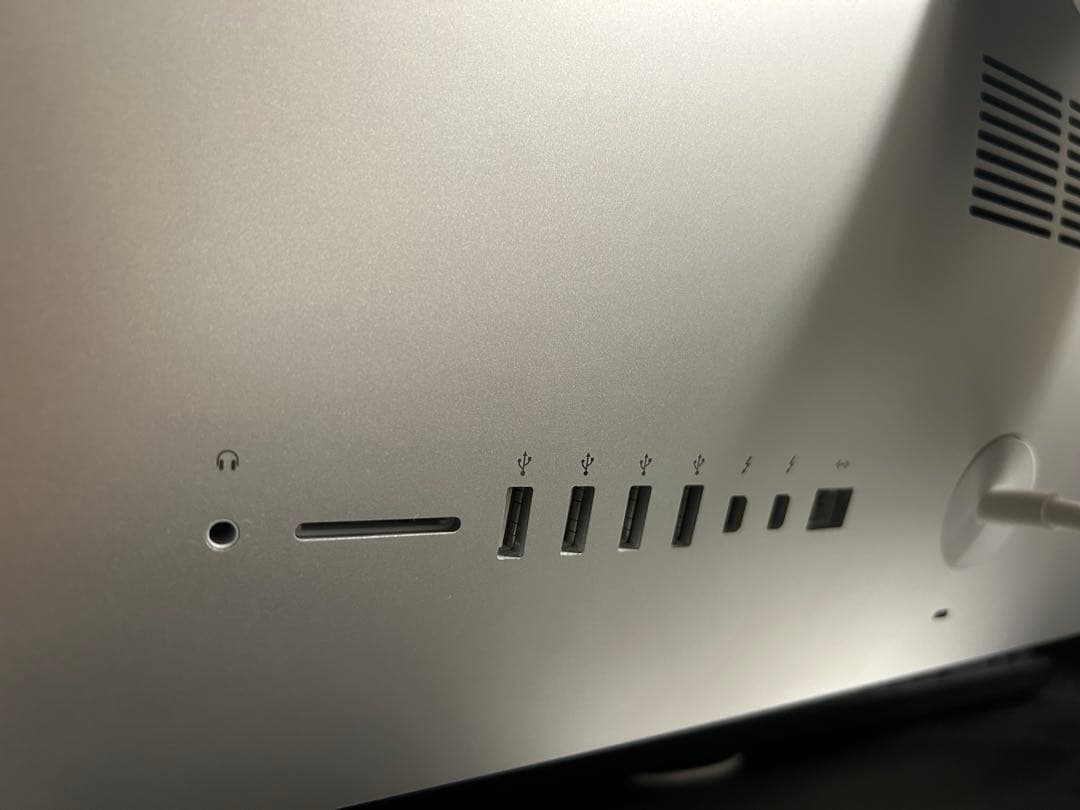 Apple iMac 21.5インチ i5 8GB/1TB ME086J/A