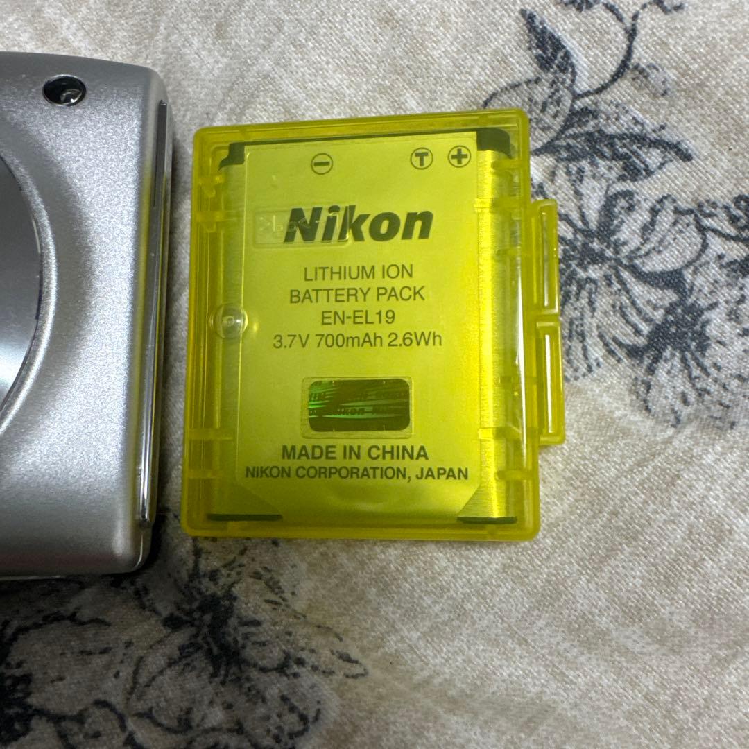 Nikon COOLPIX S3300 デジタルカメラ シルバー
