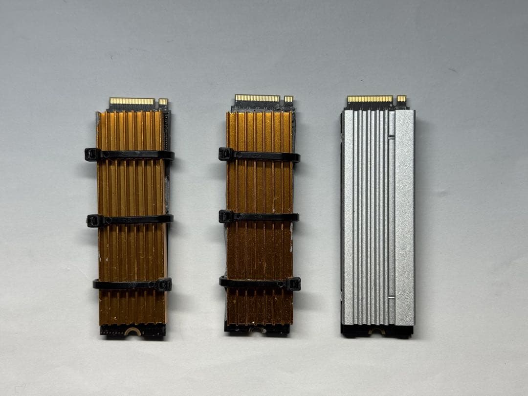 DRAM・ヒートシンク付きハイエンドSSD 4TB 3本 計12TB