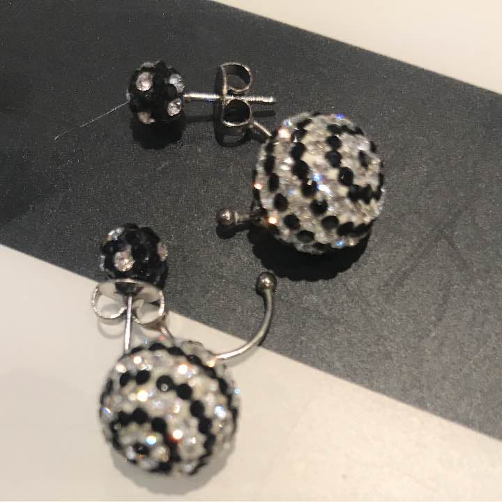 スワロフスキー  ピアス