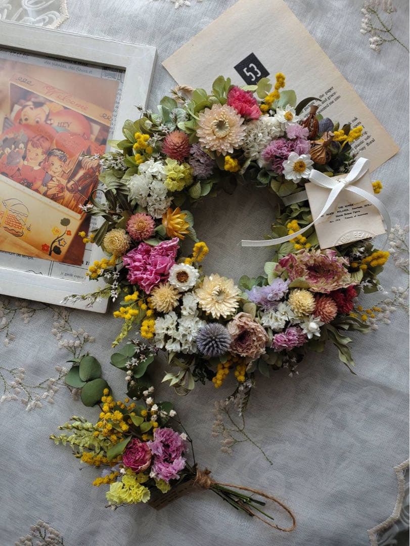 SALE❣️ラナンキュラスとミモザのラウンドリース☆ミニスワッグをそえて