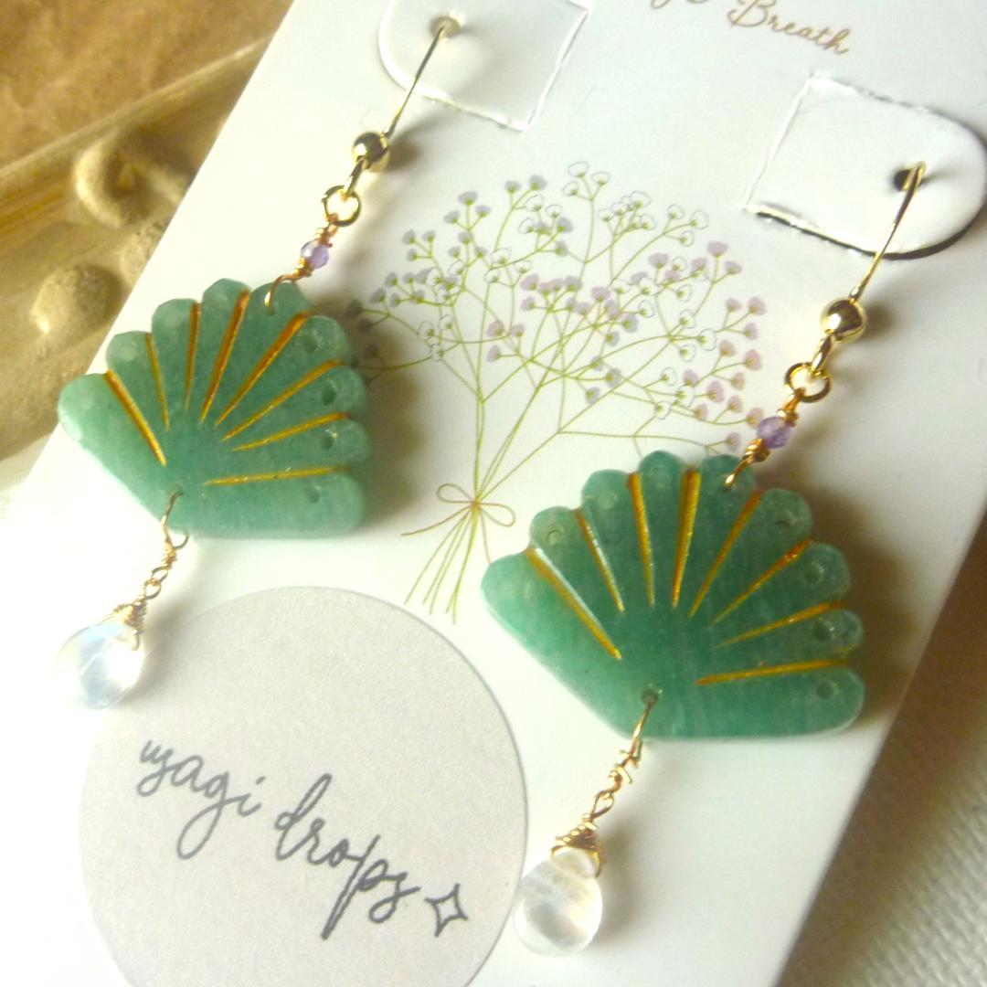 14kgf/天然石アマゾナイトフリルドットカービングとブルームーンの孔雀ピアス