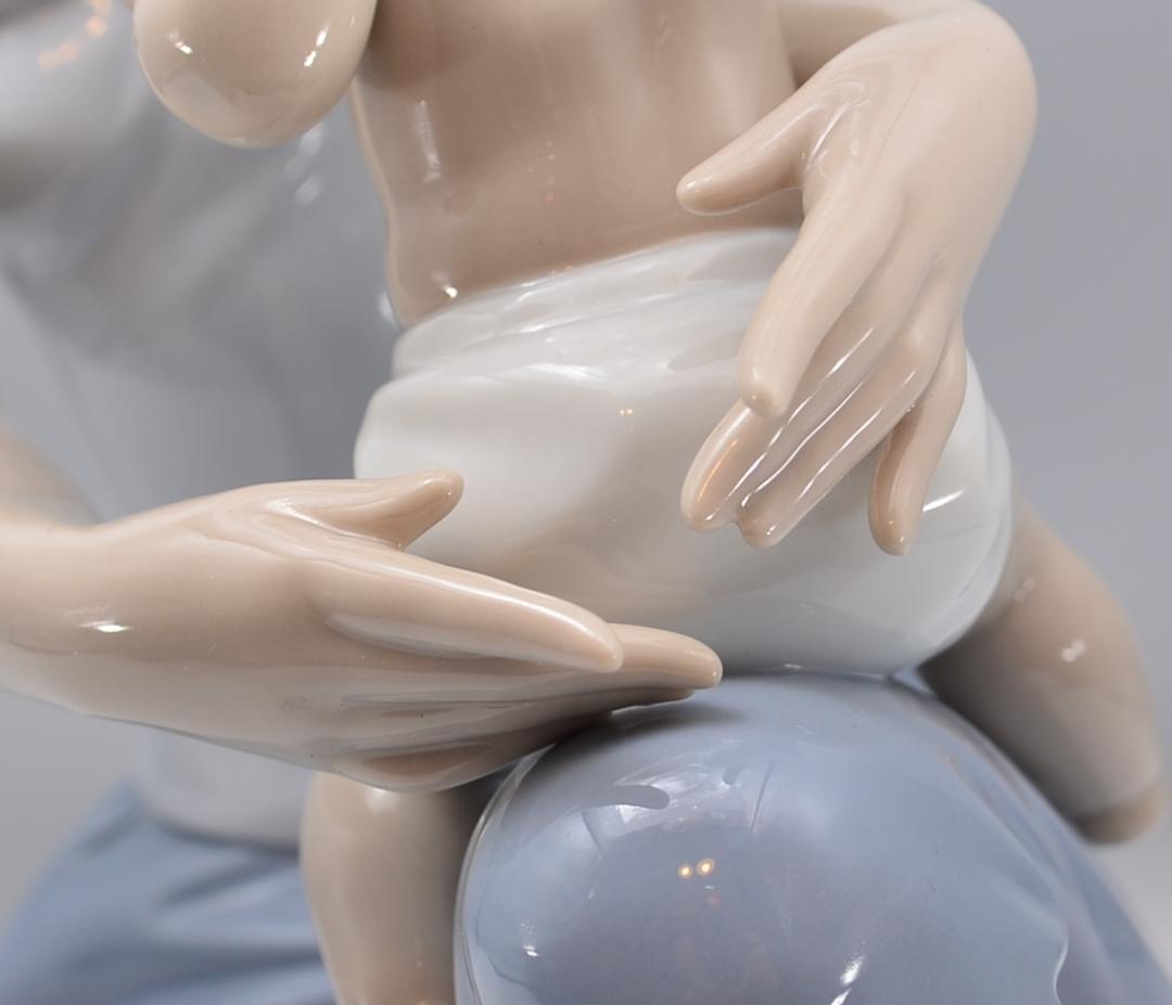 ママにもあげる　＃6705　★リヤドロ　スペイン　ポーセリン　光沢仕上げ　絶版