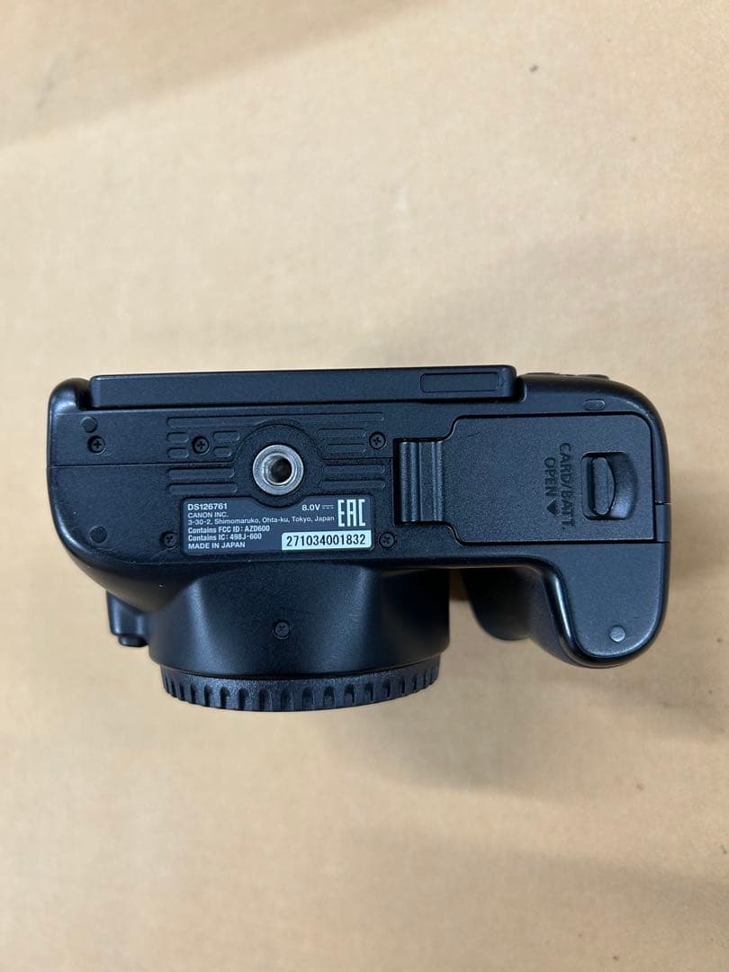 Canon EOS Kiss X10 ダブルズームキット デジタル一眼レフカメラ