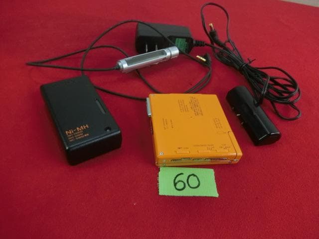 60：SONY MZ-E77　ソニー　MDウォークマン　ジャンク