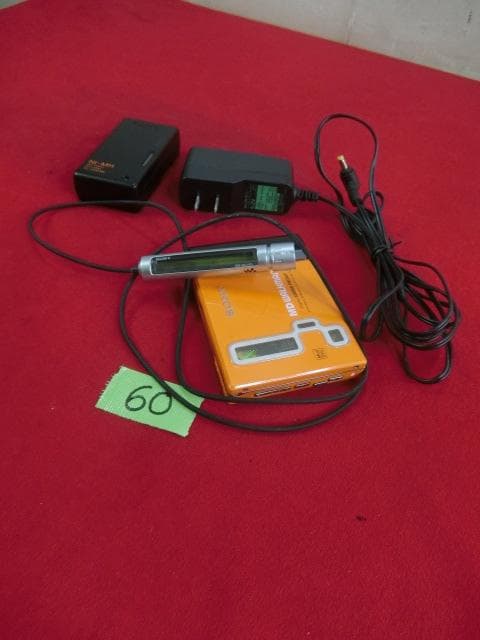 60：SONY MZ-E77　ソニー　MDウォークマン　ジャンク