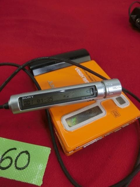 60：SONY MZ-E77　ソニー　MDウォークマン　ジャンク