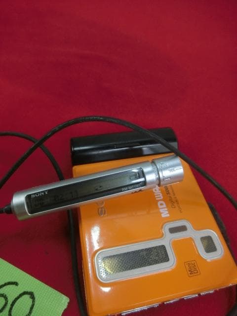 60：SONY MZ-E77　ソニー　MDウォークマン　ジャンク
