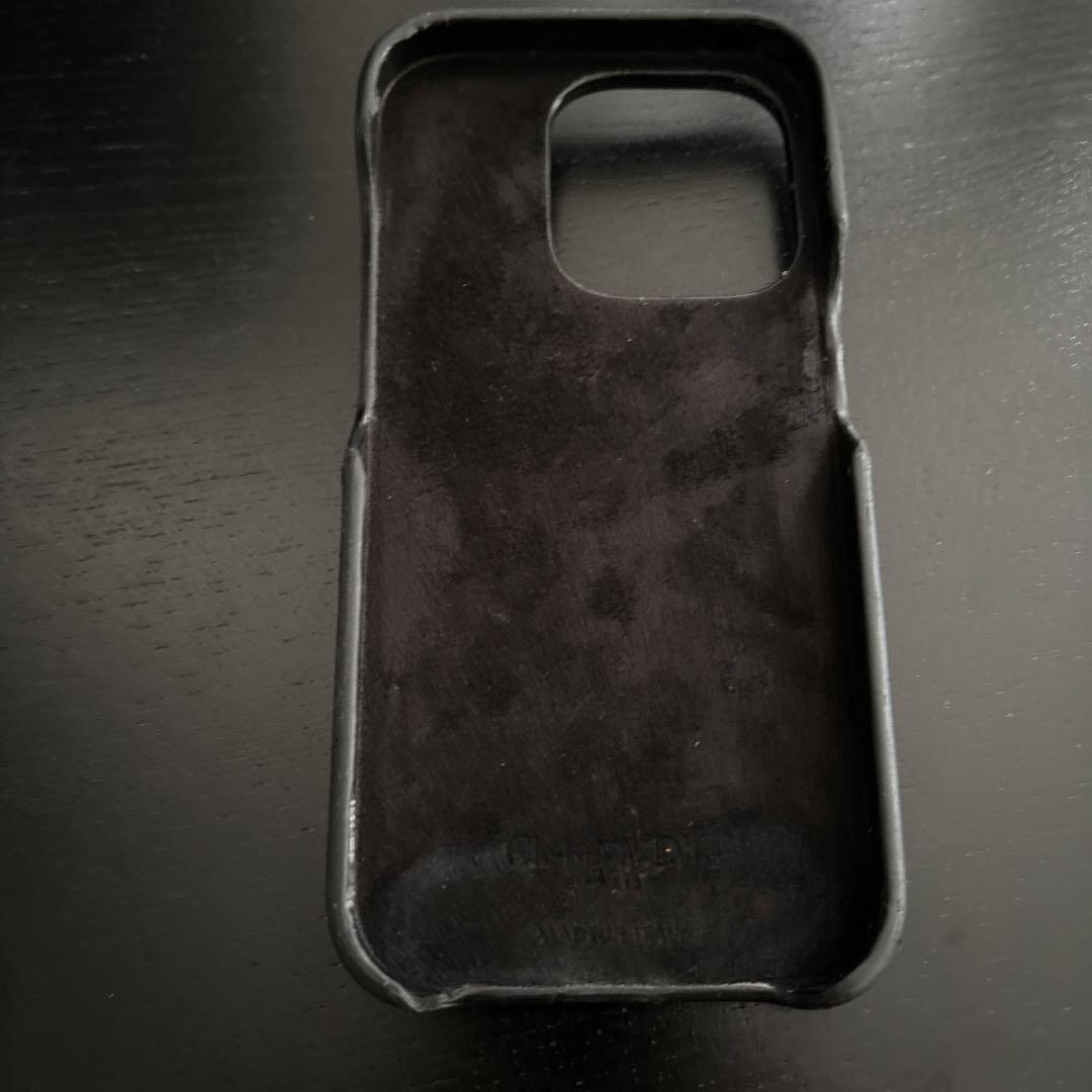 ブラック キルティング iPhoneケース チャーム付き１４Pro用