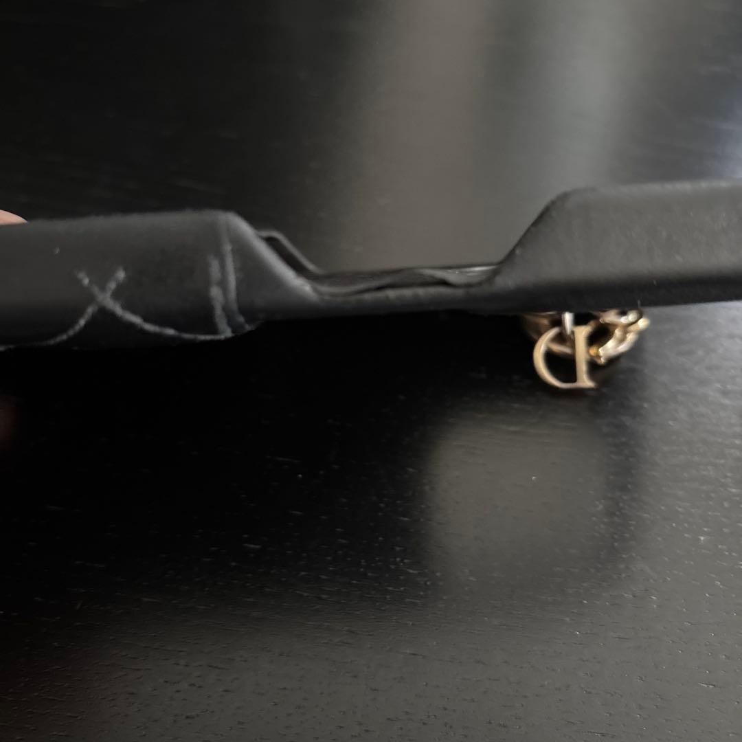 ブラック キルティング iPhoneケース チャーム付き１４Pro用