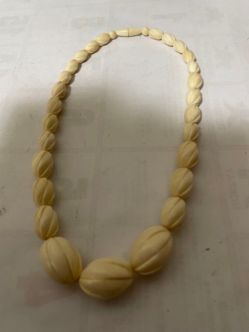 極上 天然素材 　牙彫 ネックレス