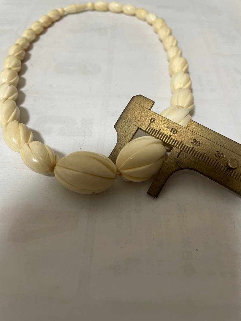 極上 天然素材 　牙彫 ネックレス