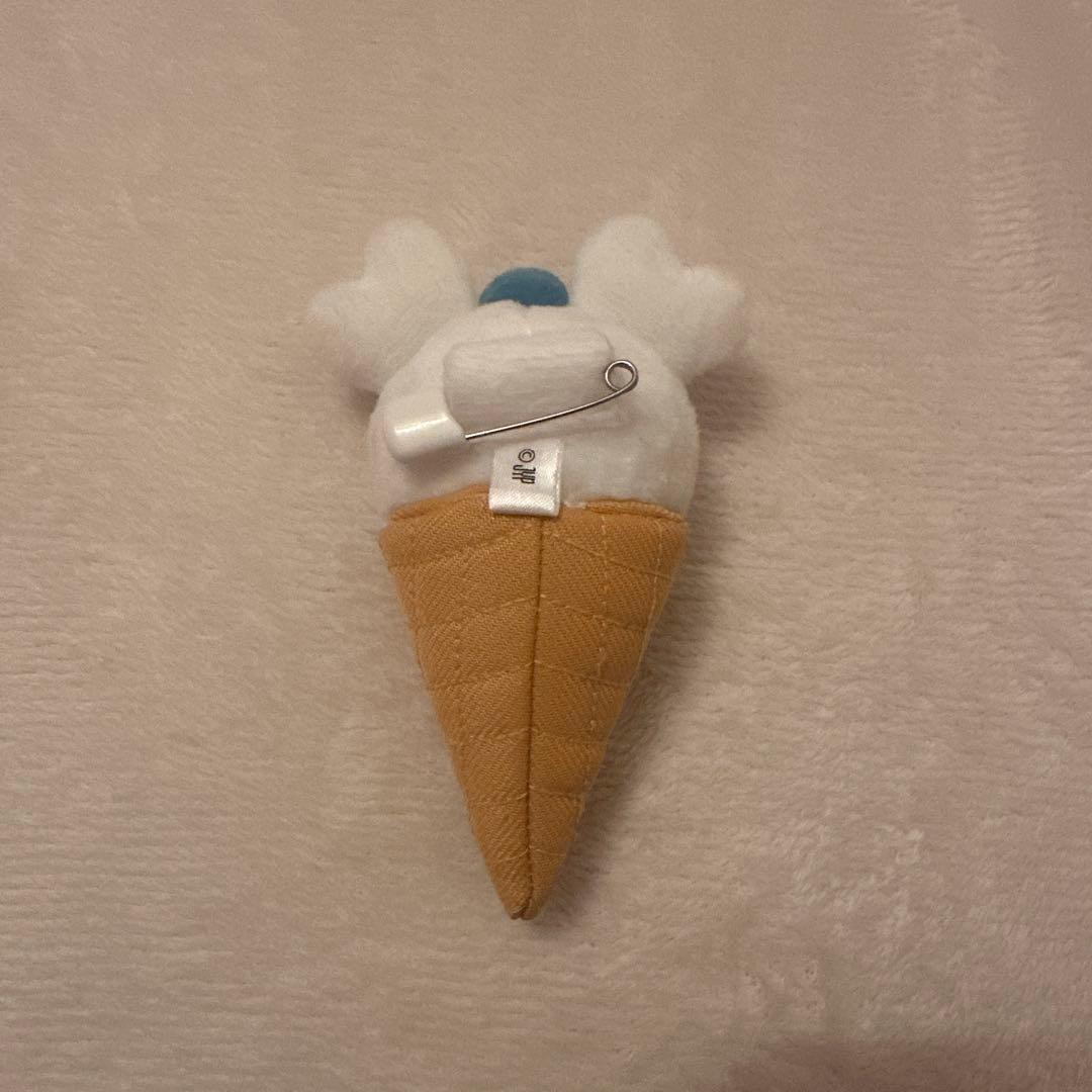 TWICE ダブリー アイスクリームぬいぐるみバッチ