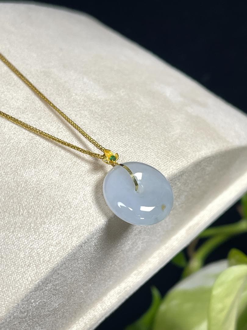 鑑別書付き・K18平安叩ペンダントミャンマー産天然A貨翡翠1712