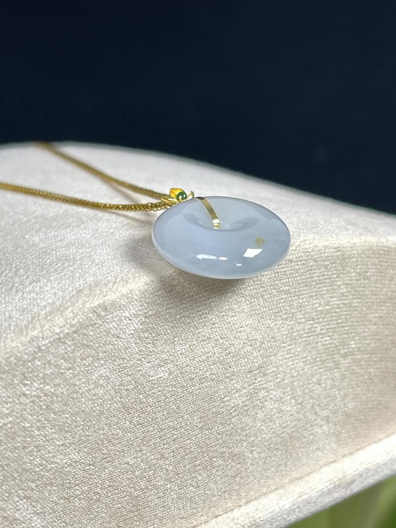 鑑別書付き・K18平安叩ペンダントミャンマー産天然A貨翡翠1712