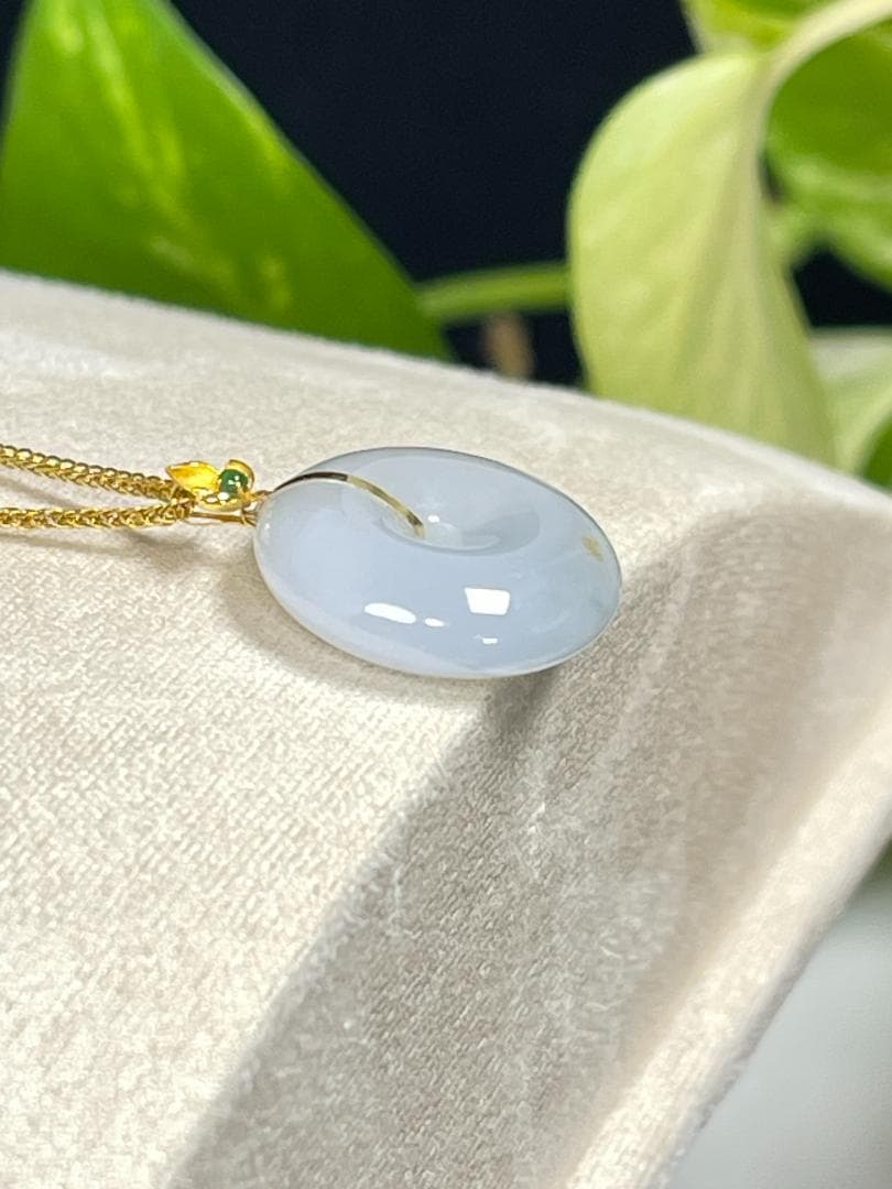 鑑別書付き・K18平安叩ペンダントミャンマー産天然A貨翡翠1712