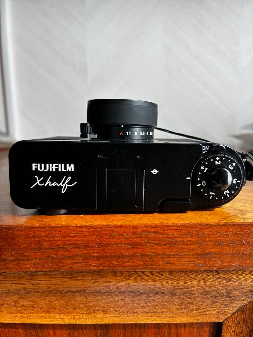 FUJIFILM Xhalf コンパクトデジタルカメラ　ブラック　おまけ付き