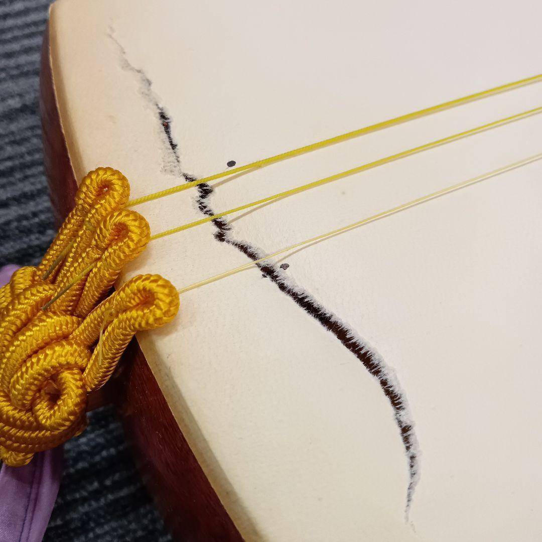 ♢B53 三味線 弦楽器 和楽器 胴掛け 収納袋付 破損あり 現状品