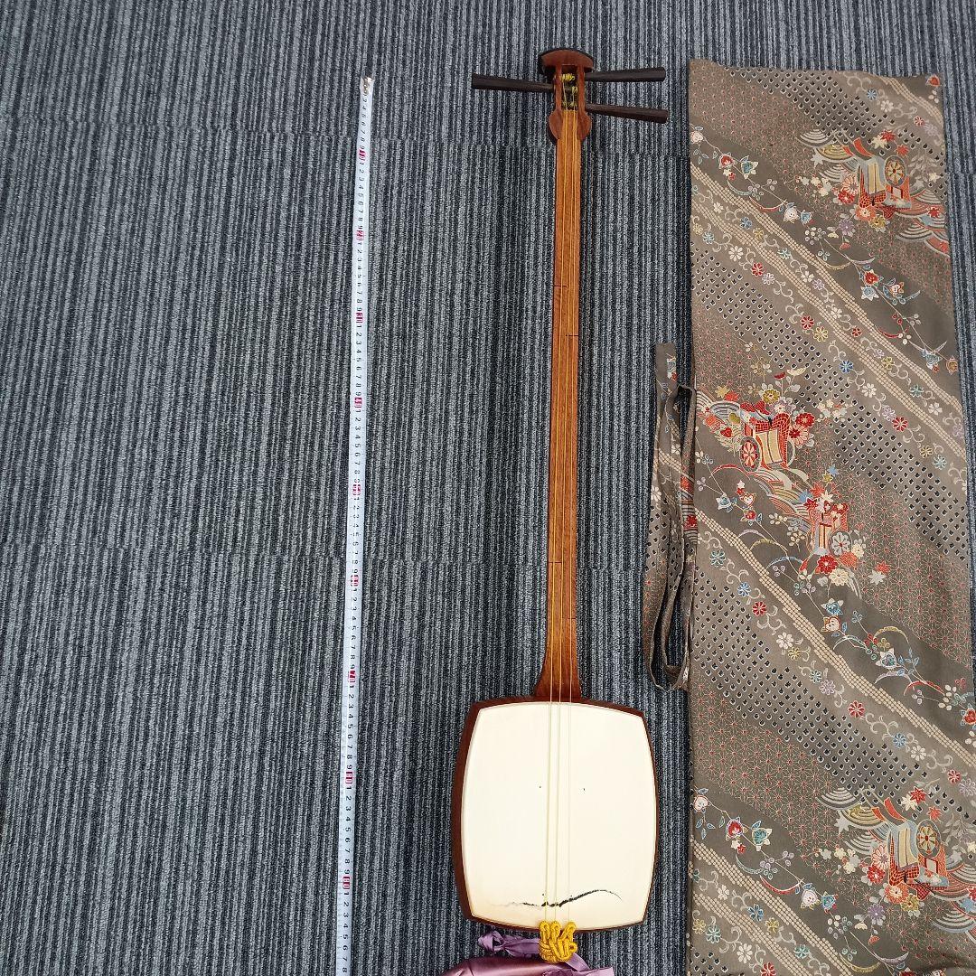 ♢B53 三味線 弦楽器 和楽器 胴掛け 収納袋付 破損あり 現状品