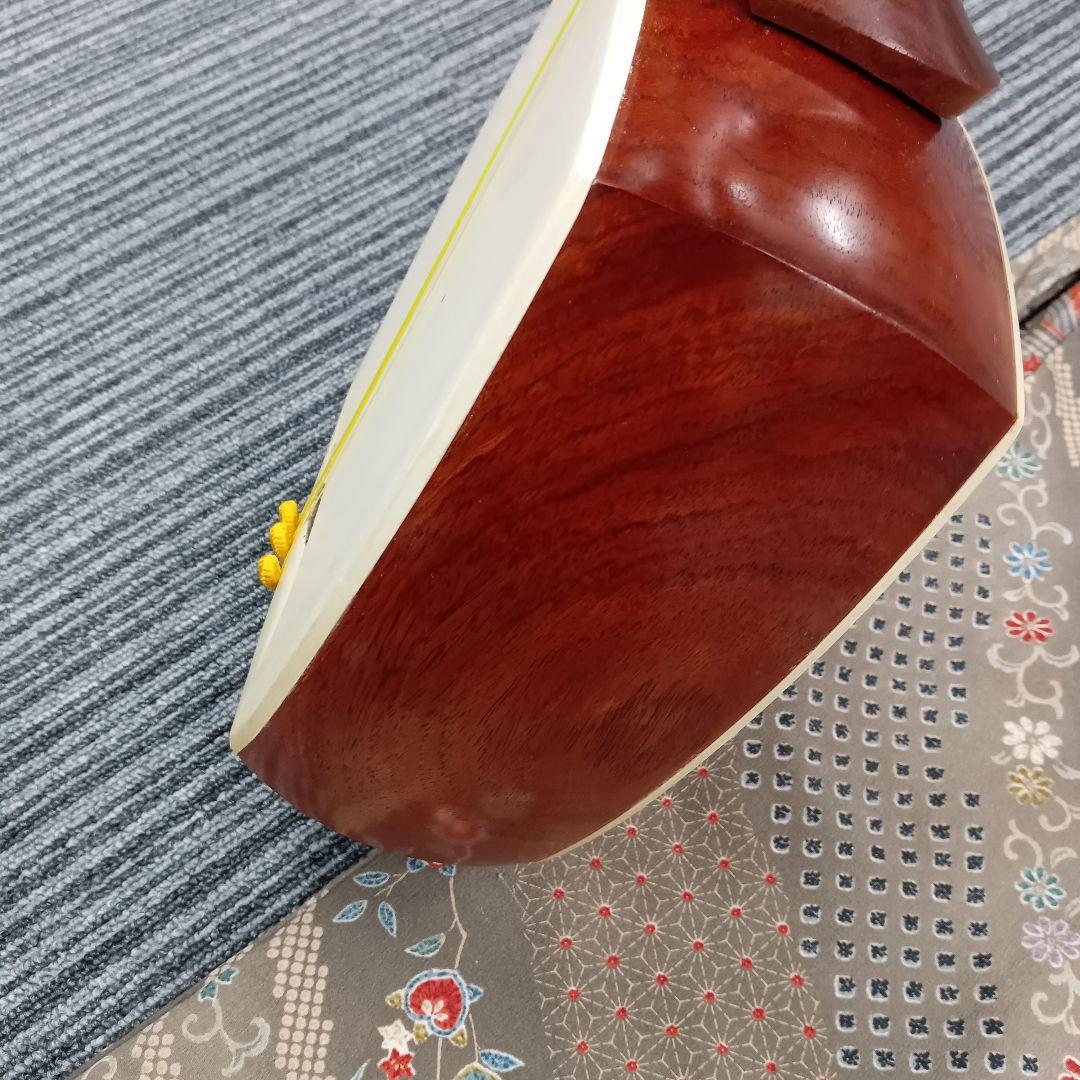 ♢B53 三味線 弦楽器 和楽器 胴掛け 収納袋付 破損あり 現状品