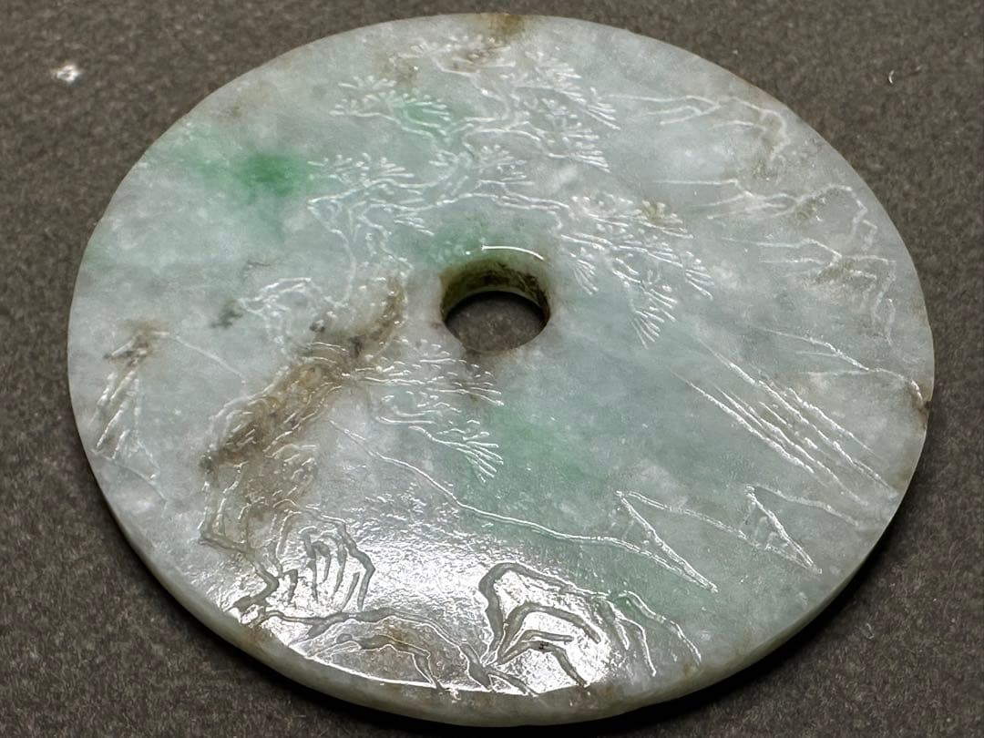 中国美術　翡翠　ループタイ　根付　天然素材　アンティーク　和彫　置物　骨董飾り物