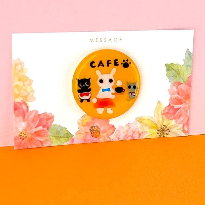 手書き　カフェでバイト　ヘアゴム　ブローチ　レジン　猫　うさぎ