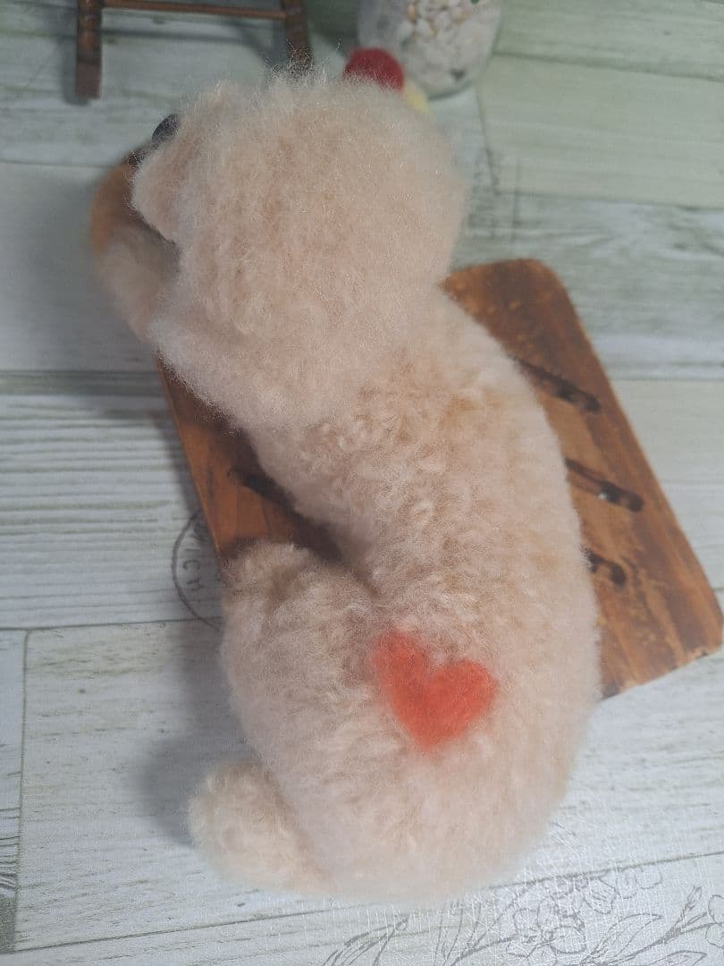 羊毛フェルト　トイプードルクリーム　アプリコット