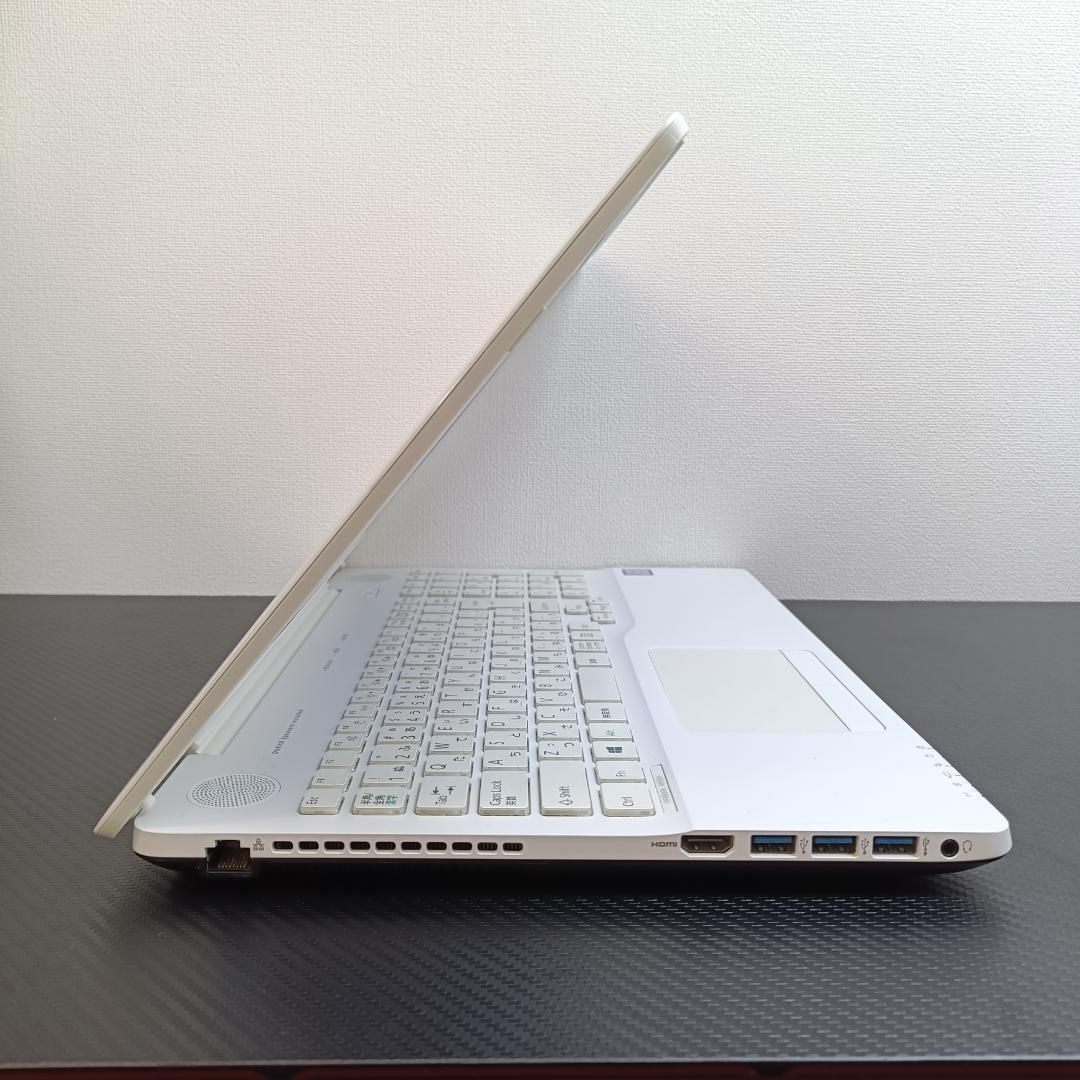 Core i7 SSD Windows11 メモリ8GB ノートパソコン 富士通