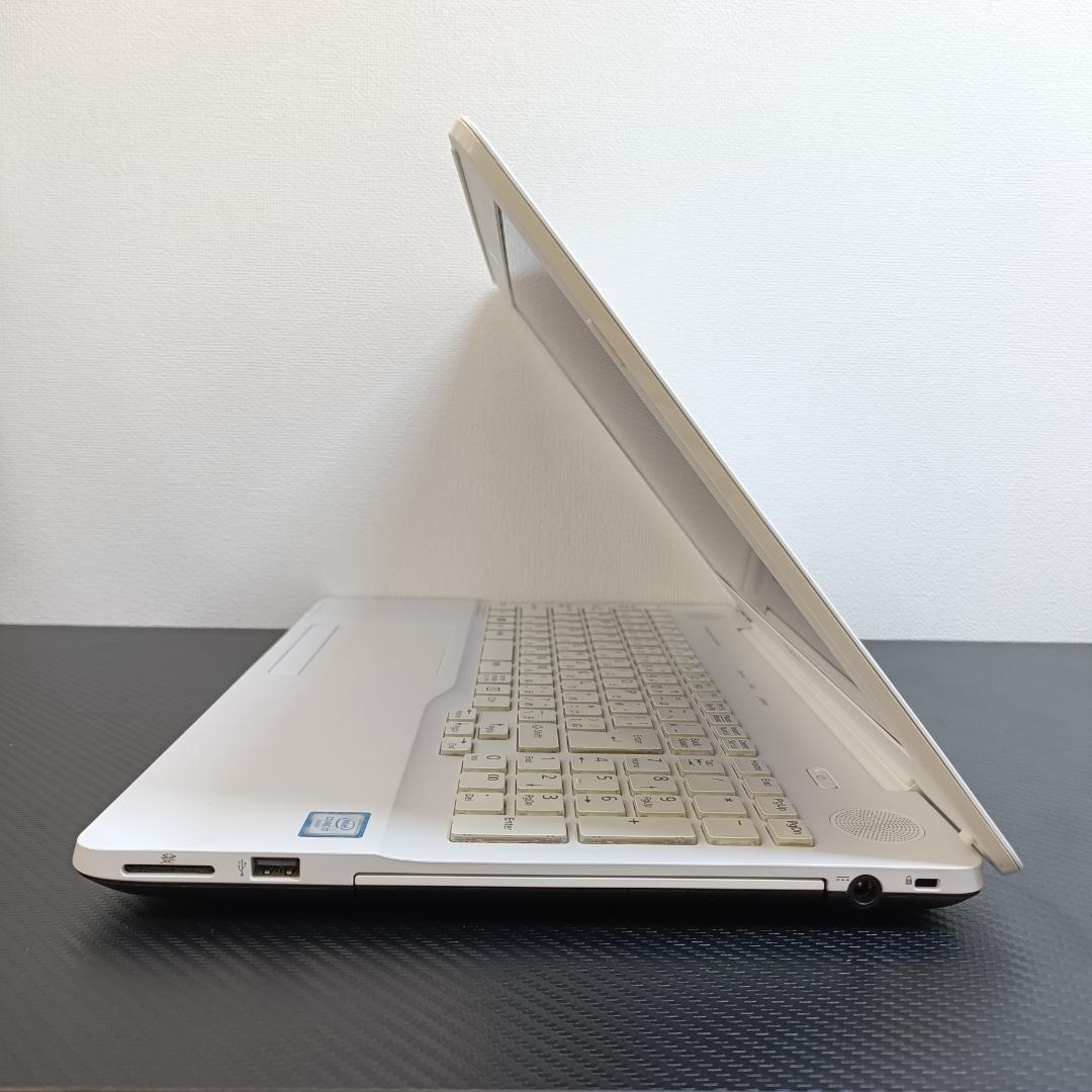 Core i7 SSD Windows11 メモリ8GB ノートパソコン 富士通