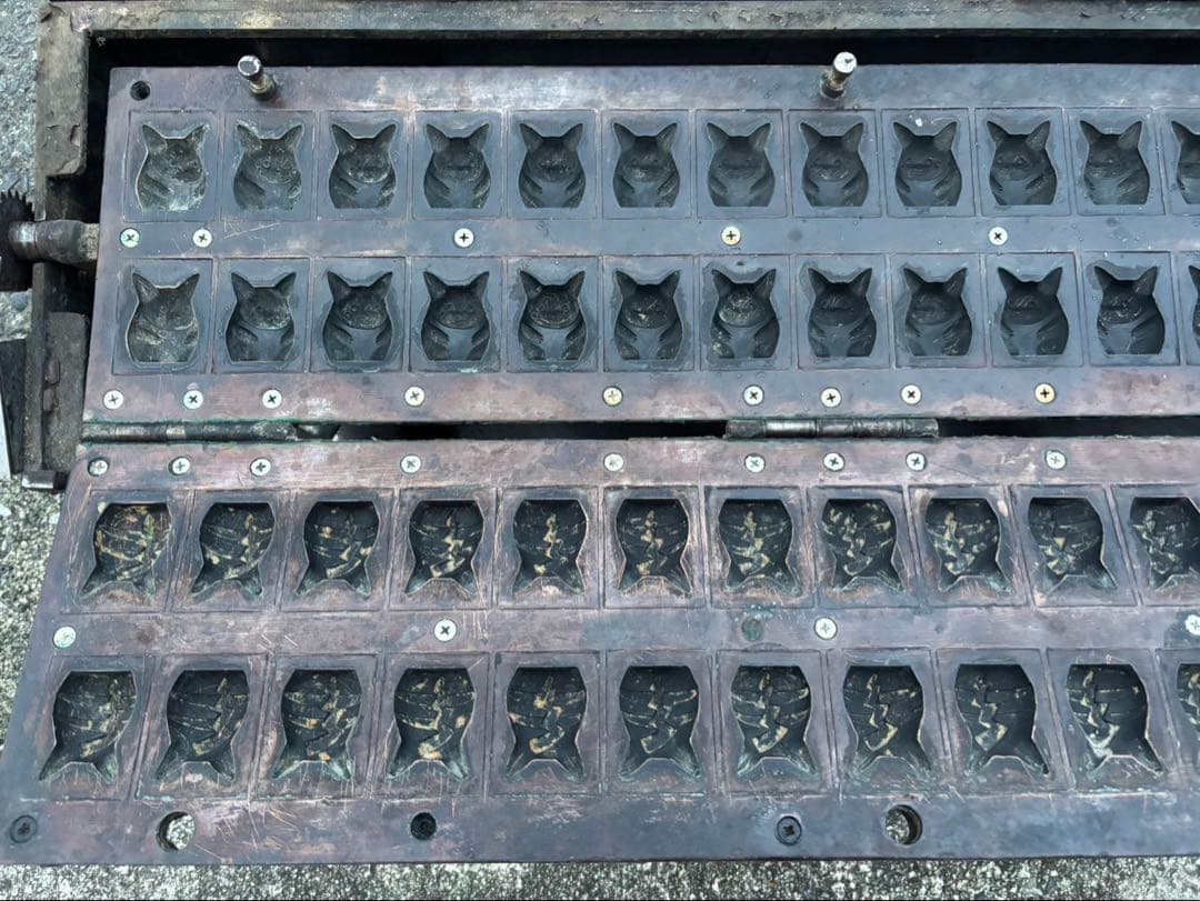 とわ様限定　業務用　キャラクター焼き型 ベビーカステラ　42穴　LPガス式